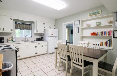 Golden Beach House | 2 BR Home With Private Beach Access To Golden Beach - Luna Sea