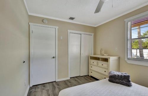 Indian River Estates House | 2 BR Jensen Beach Tropical Resort