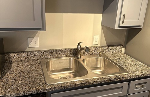 Hillwood House | 2 BR Loft 10 min from downtown