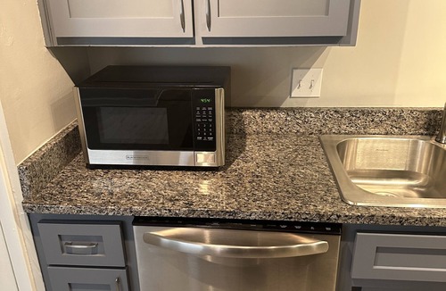 Hillwood House | 2 BR Loft 10 min from downtown