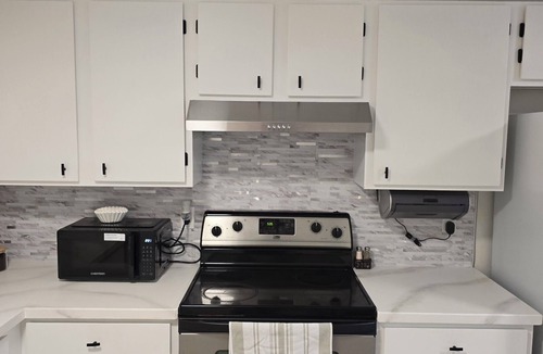 Roosevelt Apartment | 2 BR/Modern & Bright/Near Downtown Bellingham