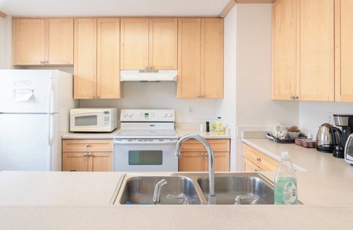 Reston House | 2 BR Practical Comfy 5min Metro 15min IAD 20min DC