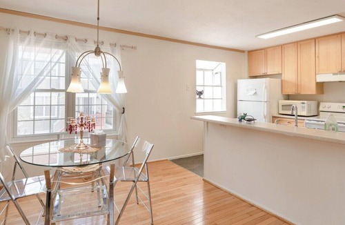 Reston House | 2 BR Practical Comfy 5min Metro 15min IAD 20min DC