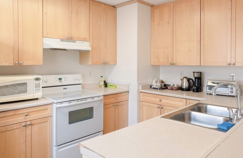 Reston House | 2 BR Practical Comfy 5min Metro 15min IAD 20min DC
