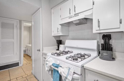 South Manchaca Apartment | 2 BR Suite 10 mins from Downtown!