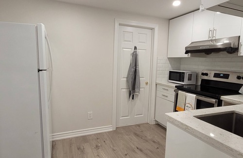 The Peanut Apartment | 2-BR Unit with en-suite Baths, Private Kitchen & Living Rm near Seneca