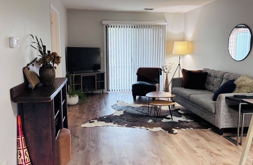 Hendersonville Condo | 2 BR/Walk Downtown/Local Brews