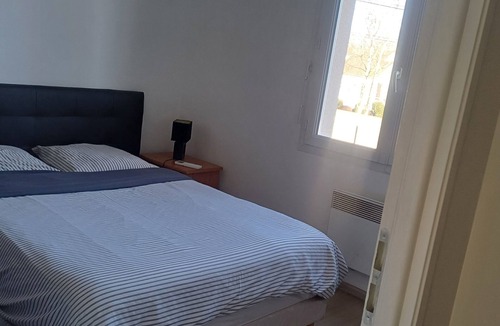 Quincy-Voisins Bed & Breakfast | 2 BRIGHT ROOMS IN A HOMESTAY