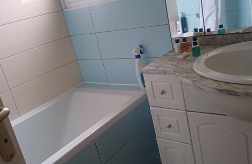 Quincy-Voisins Bed & Breakfast | 2 BRIGHT ROOMS IN A HOMESTAY