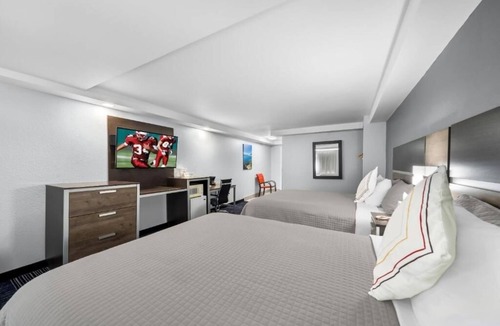 Teaticket Hotel | 2 Budget Cape Cod Rooms – Relaxed Setting Close to the Beach & Local Attractions