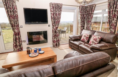 Tavistock House | 2 Cedar Lodge Park