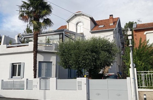 La Terrasse Bed & Breakfast | 2 chambres et salle de bain un oasis de bien être Piscine et jardin Direct Gare Aéroport