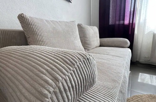 Saint-Jean-Baptiste Apartment | 2 Chambres & Parking