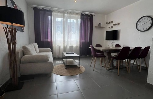 Saint-Jean-Baptiste Apartment | 2 Chambres & Parking