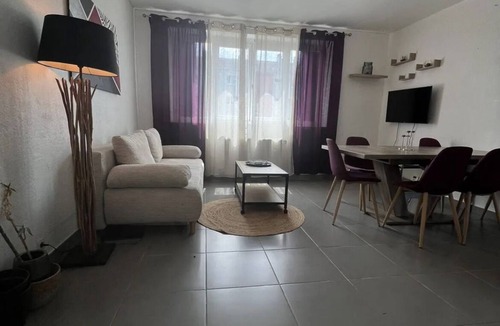 Saint-Jean-Baptiste Apartment | 2 Chambres & Parking