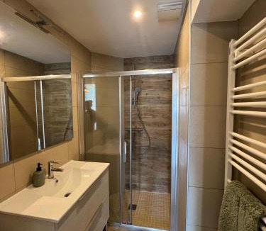 Quartier Hyper-Centre Apartment | 2 chambres, Parking privé, Gare à 8 min