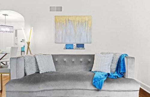 Audubon Apartment | 2 Charming Units Close to Downtown & Expo Center