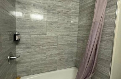 Munras Avenue Hotel | 2 Classic Queens Near Downtown Monterey