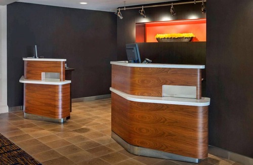 Woburn House | 2 Classy Units! FREE Parking, Pets Allowed, Close to USS Constitution Museum!