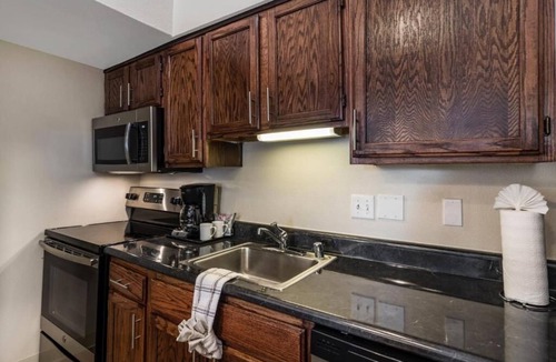Biggs Field Hotel | 2 Comfortable Units – Pool, Kitchenette & Free Breakfast