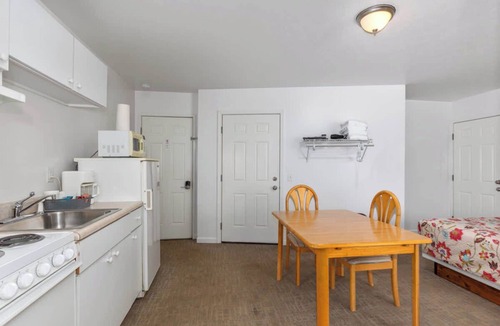 Lake City Apartment | 2 Compact Combined Family Studios