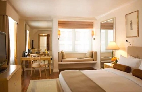 Union Square Hotel | 2 Connecting Suites at a 5⭐️ Hotel