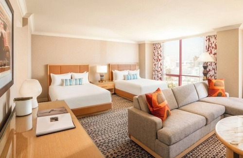 Las Vegas Hotel | 2 Connecting Suites at a 4⭐️ Hotel