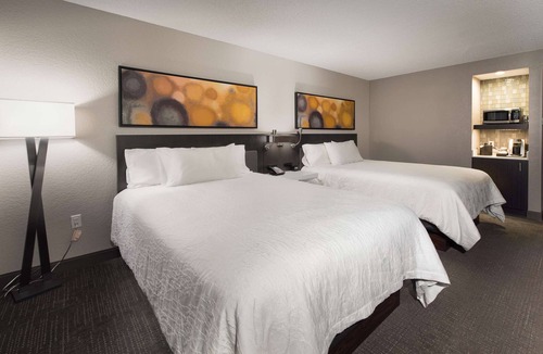 Las Colinas Hotel | 2 Connecting Suites at a Hotel