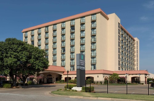 Tulsa Hotel | 2 Connecting Suites at a Hotel