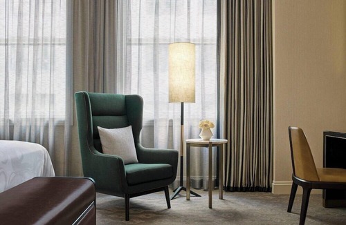The Loop Hotel | 2 Connecting Suites at a 4.5⭐️ Hotel