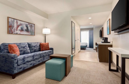 Energy Corridor Hotel | 2 Connecting Suites at a Hotel