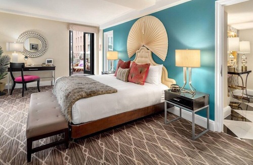 Midtown East Hotel | 2 Connecting Suites at a 4⭐️ Hotel