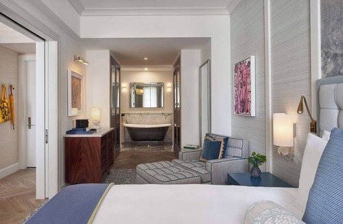 Financial District Hotel | 2 Connecting Suites at a 5⭐️ Hotel