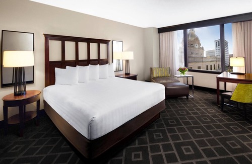 Historic District - North Hotel | 2 Connecting Suites at a 4⭐️ Hotel