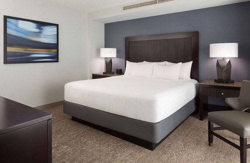 Burlingame Hotel | 2 Connecting Suites at a 4⭐️ Hotel