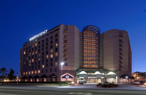 Burlingame Hotel | 2 Connecting Suites at a 4⭐️ Hotel