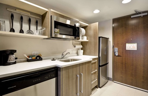 Rosedale Apartment | 2 Connecting Suites at a Hotel
