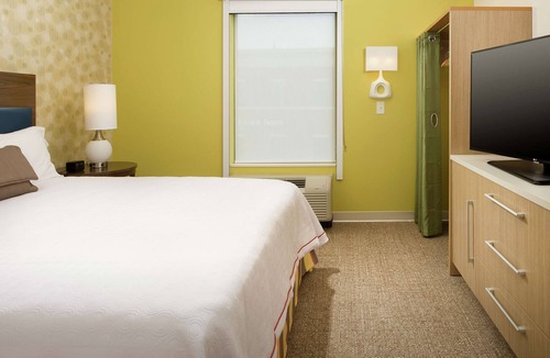 Lyndon Apartment | 2 Connecting Suites at a Hotel