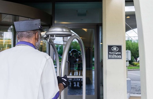 Kalorama Heights House | 2 Connecting Suites at a 4⭐️ Hotel