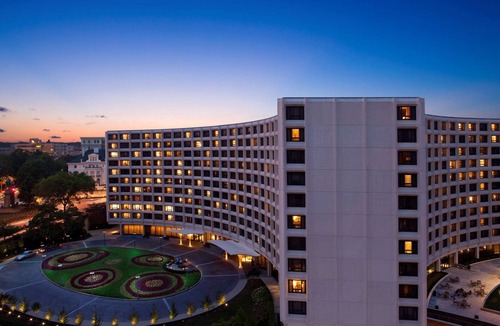 Kalorama Heights House | 2 Connecting Suites at a 4⭐️ Hotel