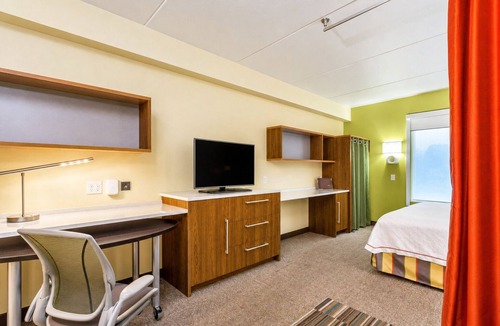 Newtonville Hotel | 2 Convenient Units w/Free Breakfast, Pets Allowed. Near Six Mile Waterworks