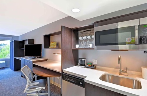 Miramar Hotel | 2 Conveniently Located Suites w/Full Kitchen & Comfort Near Entertainment