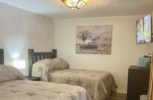 Clay City Hotel | ~ 2 ~ Cost Effective Inn Close To Red River Gorge