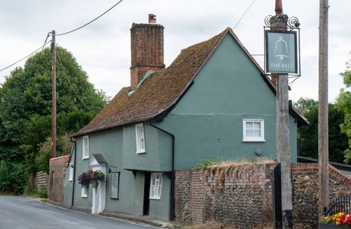 Saffron Walden Cabin | 2 Cosy Cabin at 15th C Pub