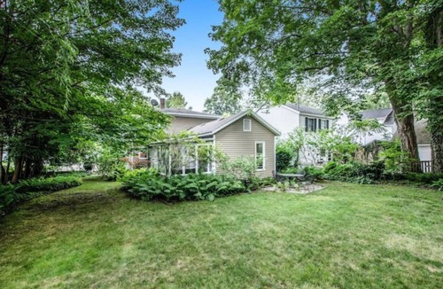 Saugatuck House | #2 Cozy 1-bdrm suite downtown with parking