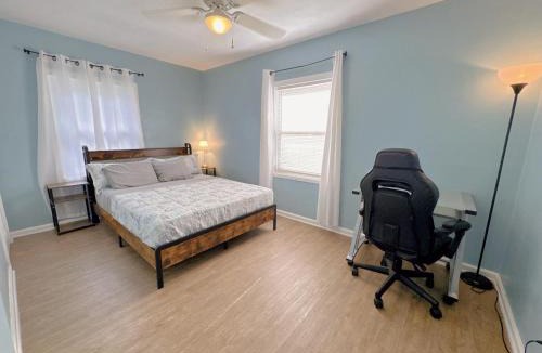 Southside House | 2 COZY BeDRooM WITH HUGE YARD