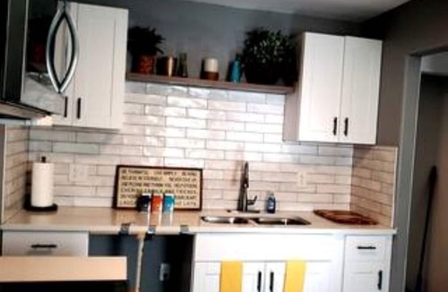 Central Oklahoma City Cottage | 2 Cute Cottage - 2 bedroom with WiFi and AC in lovely Oklahoma City