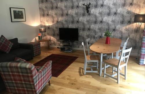 Coylumbridge House | 2 Dellmhor Cottages