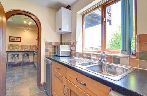 Trefeglwys Apartment | 2 Derw Cottages