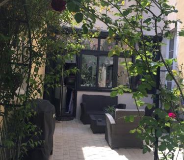 La Fleche Bed & Breakfast | 2 DESCARTES